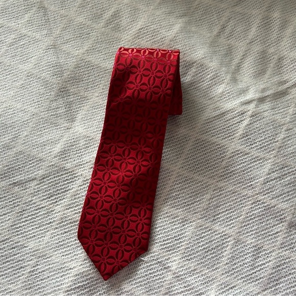 NWT IKE Behar 100% Silk Tie Red Made in the U.S.A. Special Occasion Business - Picture 2 of 5